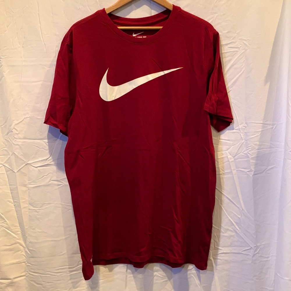 The Nike Tee Dri-Fit Athletic Cut T-Shirt XL